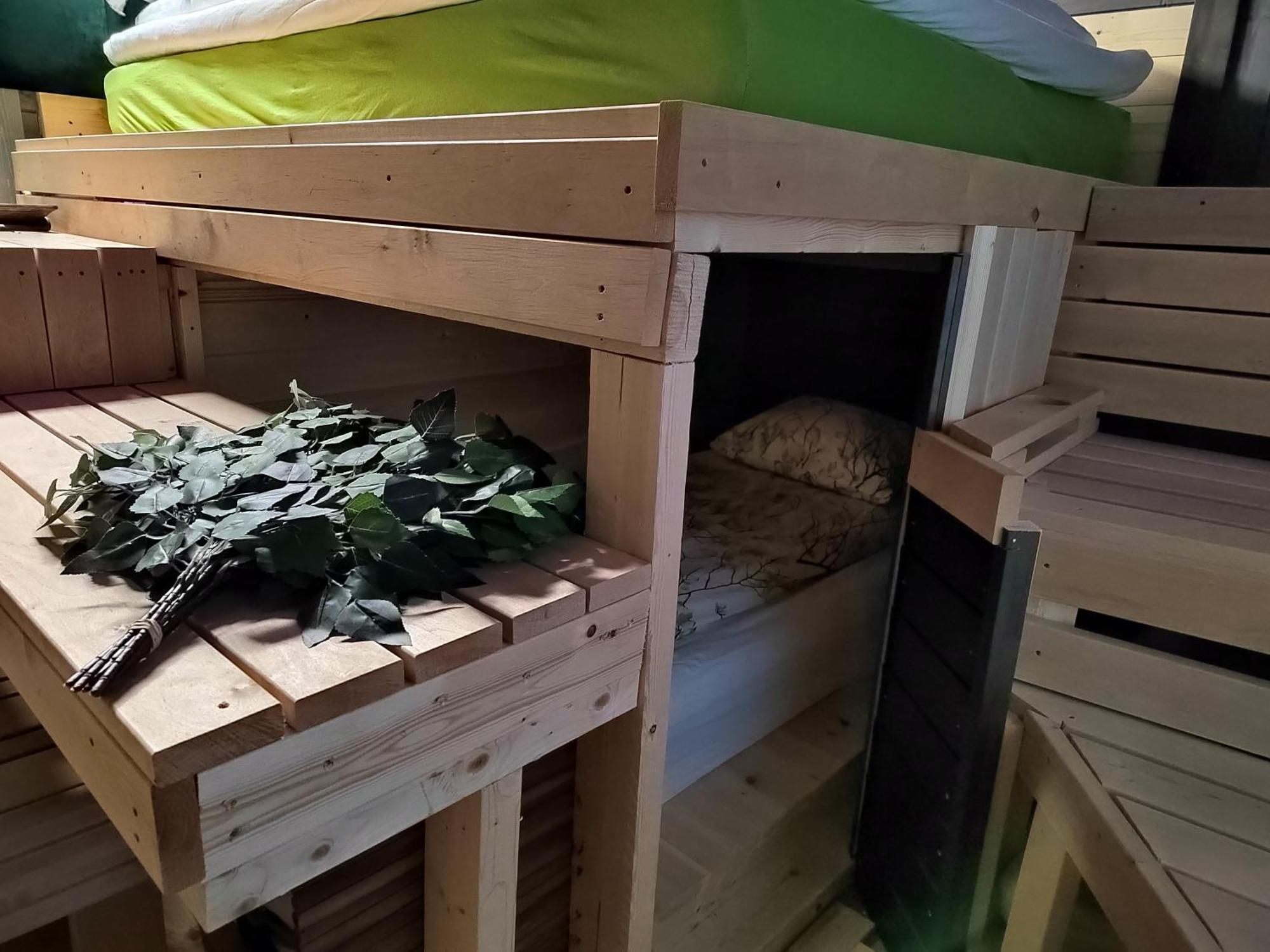 Relax & Recharge - A Unique Suite With A Touch Of Luxury - Hot Tub And Sauna Inspired Decor #Not A Real Sauna# Easy City Access - Direct Train 15 Min To City Хельсинки Экстерьер фото
