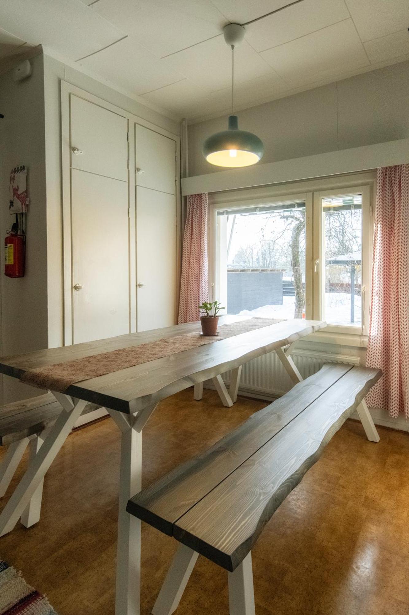 Relax & Recharge - A Unique Suite With A Touch Of Luxury - Hot Tub And Sauna Inspired Decor #Not A Real Sauna# Easy City Access - Direct Train 15 Min To City Хельсинки Экстерьер фото