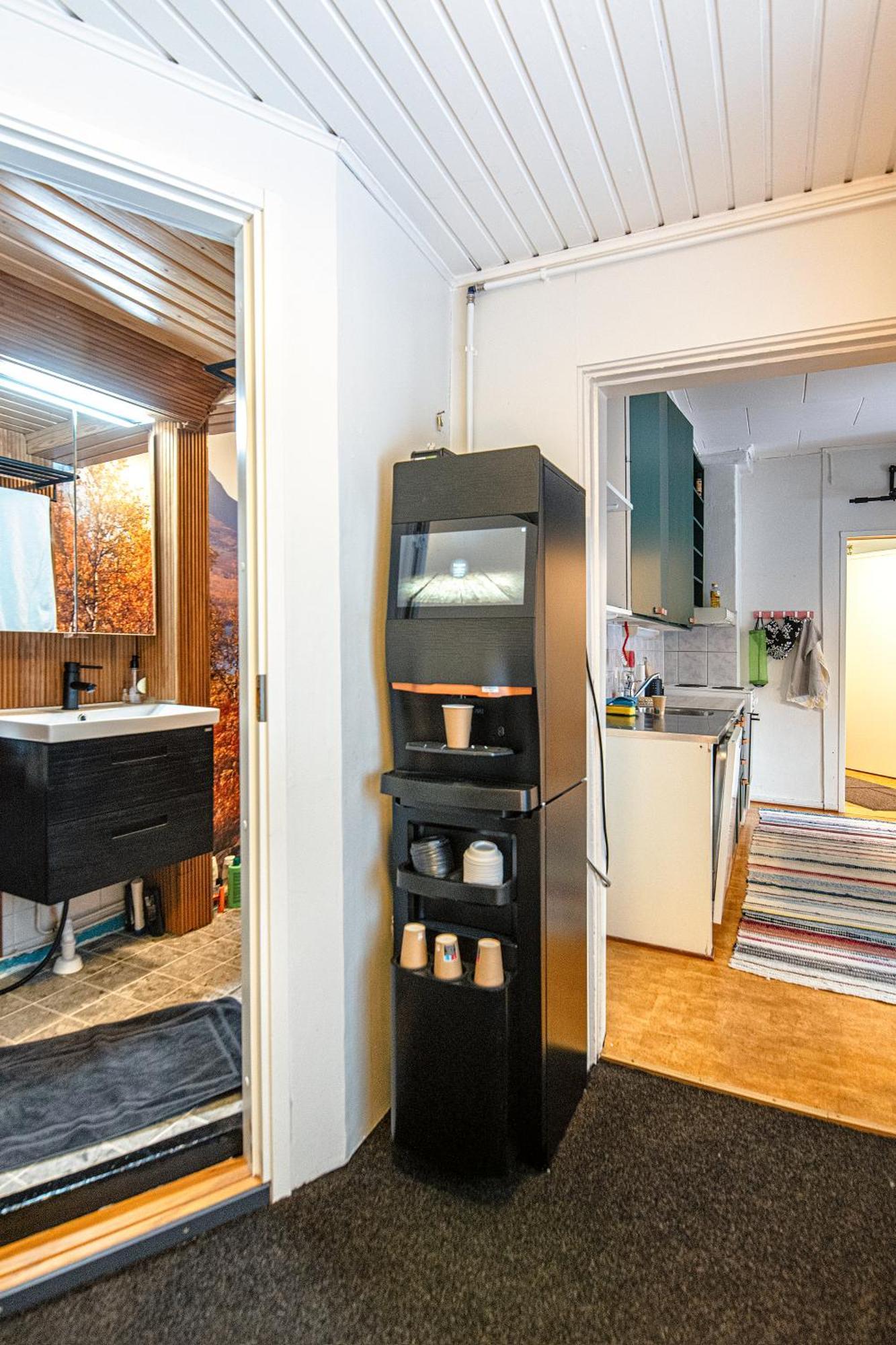 Relax & Recharge - A Unique Suite With A Touch Of Luxury - Hot Tub And Sauna Inspired Decor #Not A Real Sauna# Easy City Access - Direct Train 15 Min To City Хельсинки Экстерьер фото